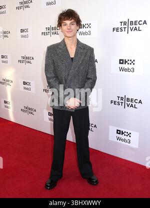 New York City, USA. Juni 2025. Mason Thames nahm am 11. Juni 2025 am Tribeca Film Festival „How to Train Your Dragon“ New York Premiere im SVA Theatre in New York City, NY, Teil © Steven Bergman/AFF-USA.COM Credit: AFF/Alamy Live News Stockfoto