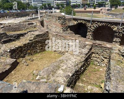 Alter römischer Aquäduktmarkt in der Stadt thessaloniki in griechenland Stockfoto