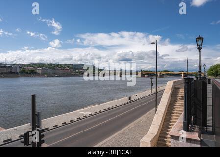 Blick auf die Donau und die Margaretenbrücke in Budapest, Ungarn Stockfoto