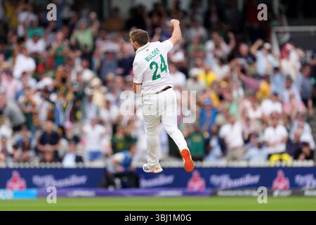 Der südafrikanische Wiaan Mulder feiert am zweiten Tag des Finalspiels der ICC World Test Championship in Lord's, London, den Wiaan Mulder in Australien. Bilddatum: Donnerstag, 12. Juni 2025. Stockfoto