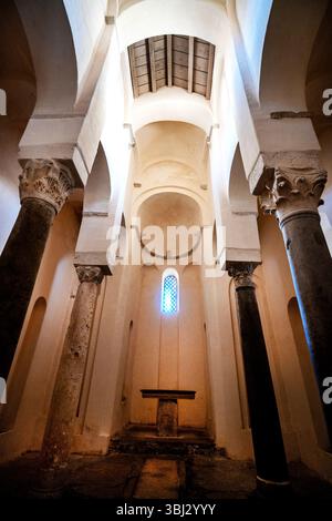 Die St. Barbara-Kirche in Trogir, Kroatien, ist als heiliges architektonisches Erbe klassifiziert. Stockfoto