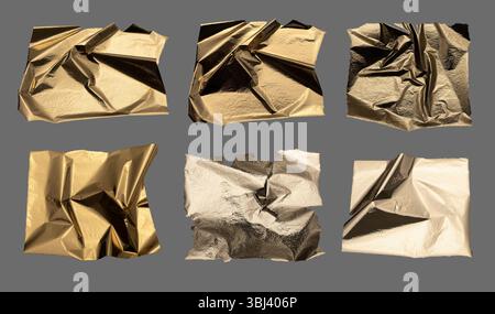 Goldfolienstruktur, zerknittertes und zerknittertes Material, reflektierendes Licht. Glänzende Oberfläche mit Vintage-, Modern- und trendigen Effekten. Goldene Platte, Stockfoto