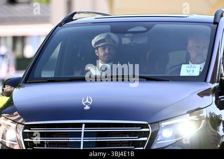 Stockholm, Schweden. Juni 2025. Prinz Carl Philipp von Schweden kommt vor der Taufe von Prinzessin Ines am 13. Juni 2025 in der Drottningholm Palace Chapel in Stockholm, Schweden. Foto: Claudio Bresciani/TT/Code 10090 Credit: TT News Agency/Alamy Live News Stockfoto