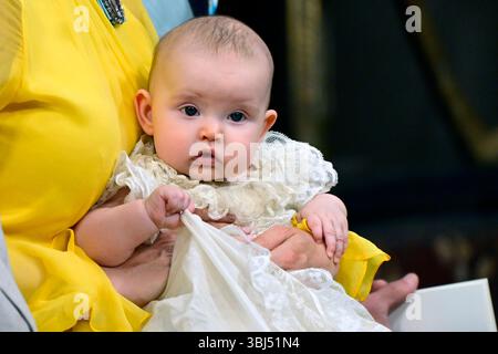 Stockholm, Schweden. Juni 2025. Prinzessin Ines während der Taufe von Prinzessin Ines in der Drottningholm Palace Chapel in Stockholm, Schweden, am 13. Juni 2025.Foto: Jonas Ekströmer/TT/Code 10030 Credit: TT News Agency/Alamy Live News Stockfoto