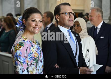 Stockholm, Schweden. Juni 2025. Kronprinzessin Victoria und Prinz Daniel während der Taufe von Prinzessin Ines in der Drottningholm Palace Chapel in Stockholm, Schweden, am 13. Juni 2025.Foto: Anders Wiklund/TT/Code 10040 Credit: TT News Agency/Alamy Live News Stockfoto