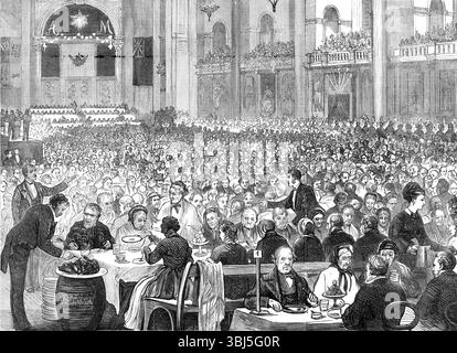 Heiratsfest für den Duke of Edinburgh: Der Bürgermeister von Liverpool's Treat for the Poor, 1874. "Der Bürgermeister von Liverpool, mit seiner charakteristischen Munition, entschied sich, diesen freudigen Anlass in der guten alten englischen Mode zu feiern, indem er den Armen ein Abendessen gab. Er verehrte Mr. A. B. Walker...invited über dreitausend der verdienenden Armen von Liverpool, um in der St. George's Hall zu essen. Der großzügige Saal war nicht groß genug, um alle Gäste an einem Abend zu unterhalten, weshalb der Bürgermeister sie in zwei Gruppen einteilte, etwa 1300 arme Männer und Frauen (über sechzig) waren versammelt Stockfoto
