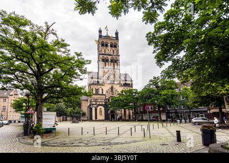 St. Quirinus-Münster am Münterplatz Neuss, Nordrhein-Westfalen, Deutschland *** St. Quirinus Münster am Münterplatz Neuss, Nordrhein-Westfalen, Deutschland Stockfoto