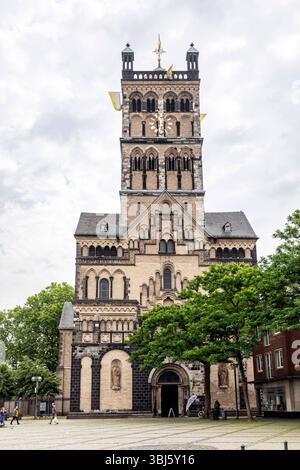 St. Quirinus-Münster am Münterplatz Neuss, Nordrhein-Westfalen, Deutschland *** St. Quirinus Münster am Münterplatz Neuss, Nordrhein-Westfalen, Deutschland Stockfoto
