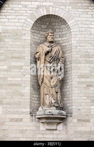 Skulpturen am St. Quirinus-Münster Neuss, Nordrhein-Westfalen, Deutschland *** Skulpturen im St. Quirinus-Münster Neuss, Nordrhein-Westfalen, Deutschland Stockfoto