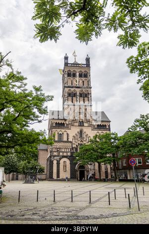 St. Quirinus-Münster am Münterplatz Neuss, Nordrhein-Westfalen, Deutschland *** St. Quirinus Münster am Münterplatz Neuss, Nordrhein-Westfalen, Deutschland Stockfoto