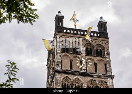 St. Quirinus-Münster am Münterplatz Neuss, Nordrhein-Westfalen, Deutschland *** St. Quirinus Münster am Münterplatz Neuss, Nordrhein-Westfalen, Deutschland Stockfoto