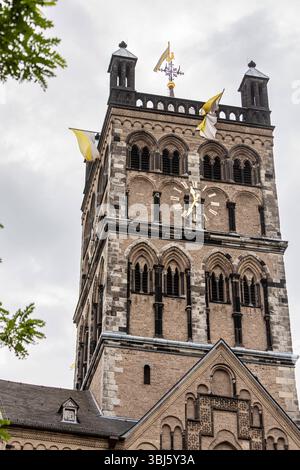 St. Quirinus-Münster am Münterplatz Neuss, Nordrhein-Westfalen, Deutschland *** St. Quirinus Münster am Münterplatz Neuss, Nordrhein-Westfalen, Deutschland Stockfoto