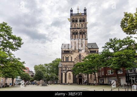 St. Quirinus-Münster am Münterplatz Neuss, Nordrhein-Westfalen, Deutschland *** St. Quirinus Münster am Münterplatz Neuss, Nordrhein-Westfalen, Deutschland Stockfoto