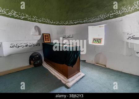 KOY SANJAQ, IRAK - 5. OKTOBER 2022: Grab in der osmanischen Festung Koya in Koy Sanjaq Stadt, Kurdistan Region im Irak Stockfoto