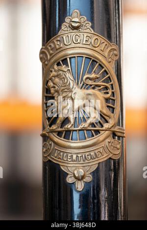 Vintage Peugeot Fahrrad, Altes Logo Stockfoto