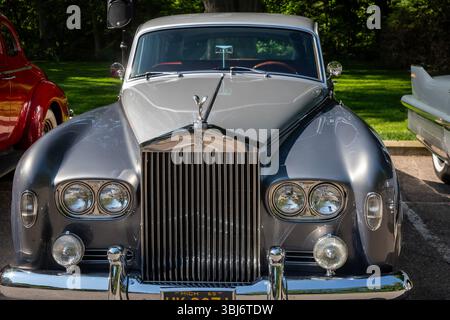 Grosse Pointe Shores, Michigan - Ein Rolls Royce Silver Cloud III aus dem Jahr 1965 wurde zur Medienvorschau der jährlichen Auto-Show Eyes on Design gezeigt. Stockfoto