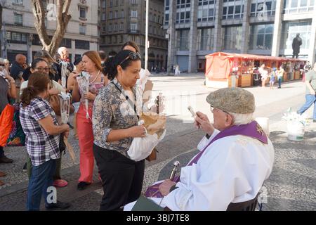 Sao Paulo, Brasilien. Juni 2025. Der Tag des Heiligen Antonius wird in der Kirche des Heiligen Antonius auf dem Patriarca-Platz in São Paulo gefeiert. Quelle: Cris Faga/Alamy Live News Stockfoto