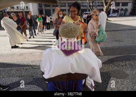 Sao Paulo, Brasilien. Juni 2025. Der Tag des Heiligen Antonius wird in der Kirche des Heiligen Antonius auf dem Patriarca-Platz in São Paulo gefeiert. Quelle: Cris Faga/Alamy Live News Stockfoto