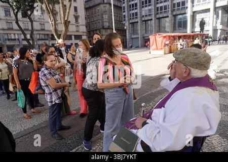 Sao Paulo, Brasilien. Juni 2025. Der Tag des Heiligen Antonius wird in der Kirche des Heiligen Antonius auf dem Patriarca-Platz in São Paulo gefeiert. (Foto FAGA/SIPA USA) Credit: SIPA USA/Alamy Live News Stockfoto