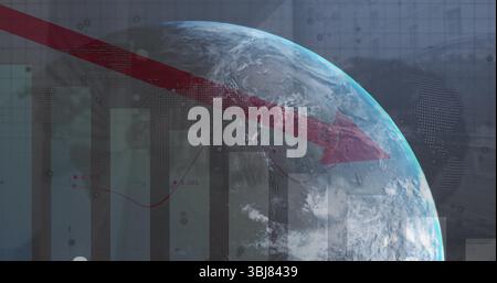 Anzeigen von 3D-Erdkugel mit Datentrends im Dashboard, mit durchscheinenden Balkendiagrammen, rotem Pfeil Stockfoto
