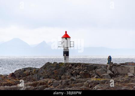 Leuchtturm in Kabelvag Village - Norwegen Stockfoto