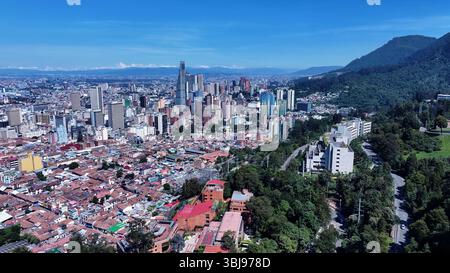 Skyline von Bogota in Cundinamarca Kolumbien. Reiseziel. Touristisches Wahrzeichen. Wunderschöne Stadt Bogota in Kolumbien. Stockfoto