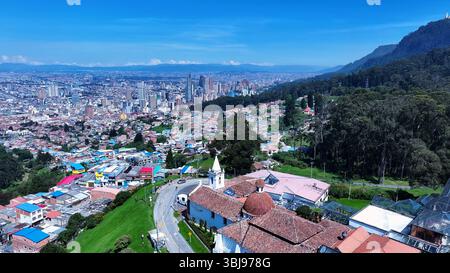 Skyline von Bogota in Cundinamarca Kolumbien. Reiseziel. Touristisches Wahrzeichen. Wunderschöne Stadt Bogota in Kolumbien. Stockfoto