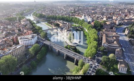 Skyline von Rom im italienischen Staat Latium. Wunderschöne Skyline. Reiseziel Europa. Touristisches Wahrzeichen. Skyline Von Rom. Stockfoto