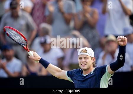 DEN BOSCH - Zizou Bergs (BEL) nach seinem Siegesspiel gegen Reilly Opelka (USA) im Halbfinale der Libema Open. Das Tennisturnier findet im Autotron in Rosmalen statt. ANP-SCHLEIFMASCHINE KONING Stockfoto