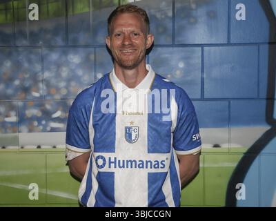 Kevin Kruschke 1.FC Magdeburg nach der Auszeichnung der Aufstiegsmannschaft 2015 in der Avnet Arena Magdeburg, DE Stockfoto