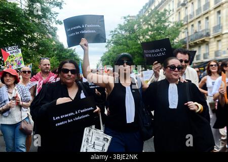 Paris, Frankreich. Juni 2025. Demonstration gegen die Blockade des Gazastreifens, die auf Aufforderung mehrerer Gewerkschaften, darunter der CGT, der FO und der LFI, organisiert wurde. Paris, Frankreich am 14. Juni 2025. Foto: Karim Ait Adjedjou/ABACAPRESS.COM Credit: Abaca Press/Alamy Live News Stockfoto