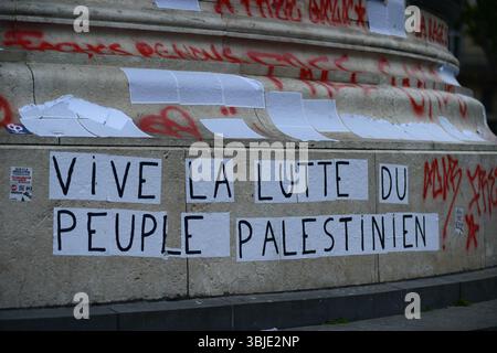 Paris, Frankreich. Juni 2025. Demonstration gegen die Blockade des Gazastreifens, die auf Aufforderung mehrerer Gewerkschaften, darunter der CGT, der FO und der LFI, organisiert wurde. Paris, Frankreich am 14. Juni 2025. Foto: Karim Ait Adjedjou/ABACAPRESS.COM Credit: Abaca Press/Alamy Live News Stockfoto