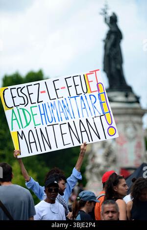 Paris, Frankreich. Juni 2025. Demonstration gegen die Blockade des Gazastreifens, die auf Aufforderung mehrerer Gewerkschaften, darunter der CGT, der FO und der LFI, organisiert wurde. Paris, Frankreich am 14. Juni 2025. Foto: Karim Ait Adjedjou/ABACAPRESS.COM Credit: Abaca Press/Alamy Live News Stockfoto