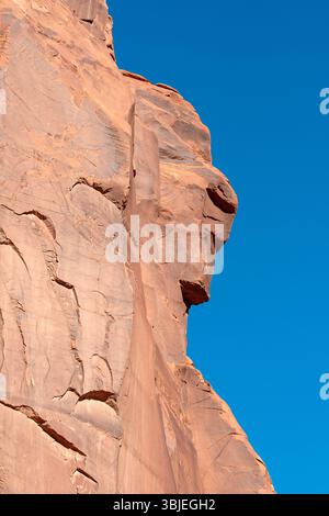 Felsformation, die einem menschlichen Gesicht ähnelt, im Monument Valley Navajo Tribal Park, Arizona, USA Stockfoto