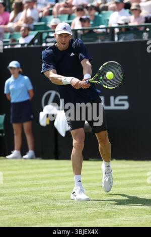 Ilkley, Großbritannien. Juni 2025. Jan Choinski (GBR) während seines Spiels gegen Alibek Kachmazov während der Qualifikationsrunde der ATP während der Qualifikationsrunde am 2. Tag der Lexus Nottingham Open Tennis Open am 14. Juni 2025 Credit: Andrew Sumner/Alamy Live News Stockfoto