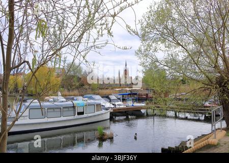 Werder an der Havel, Brandenburg - 13. April 2025: Blick über die havel rund um die Insel Werder Stockfoto