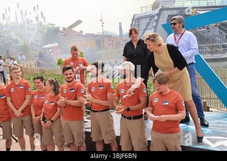 Nathalie Delattre, Senatorin von Gironde, Kandidatin des Bürgermeisters von Bordeaux 2026 und Delegierte des Ministers für Tourismus, weiht die neue „Mission Bermu“ ein Stockfoto