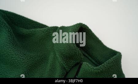 Nahaufnahme des grünen Fleece-Jackenkragen Stockfoto