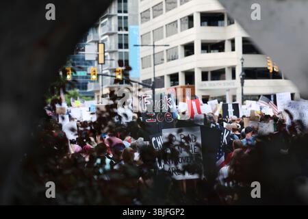 No Kings Rally and march through Downtown Salt Lake City, Juni 2025 Stockfoto