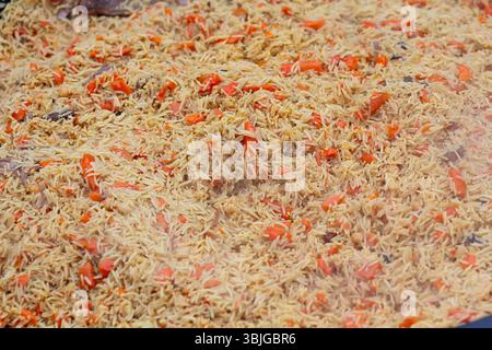 Köstliche zubereitete Pilaw-Nahaufnahme. Essen Stockfoto