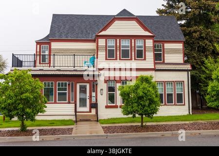 Cheyenne, Wyoming - 26. Mai 2025: Wunderschönes historisches Haus im Wohnviertel von Cheyenne, Wyoming Stockfoto