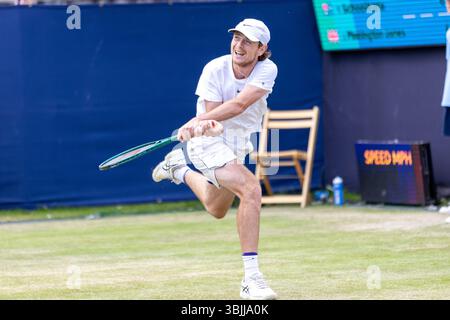 Lexus Ilkley Open 2025, ATP Challenger Tour, Herrenfinale, Ilkley, Großbritannien, 15. Juni 2025, Tristan SCHOOLKATE VS Jack PINNINGTON JONES im Ilkley Lawn Tennis and Squash Club, Credit Aaron Badkin/Alamy Live News. Stockfoto