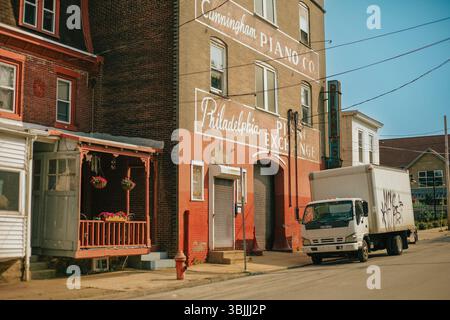 Cunningham Piano Co Sign and Delivery Truck in Germantown Stockfoto
