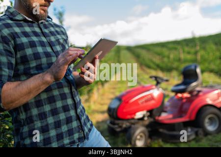 Überwachung der Pflanzengesundheit mit Smart Farming-Technologie. Stockfoto
