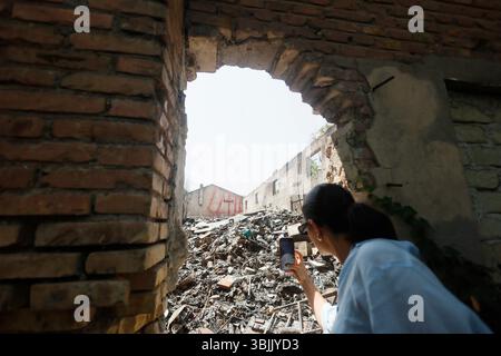 Operazioni di bonifica e cantierizzazione dell’ex stabilimento Mira Lanza nella Zona sud d Roma con il Sindaco Roberto Gualtieri, Maurizio Veloccia assessore all’urbanistica, Tobia Zevi Assessore al Patrimonio , Sabrina Alfonsi Assessora all’ambiente — Roma — Italia — Lunedì 16 Giugno 2025 2025 Stockfoto