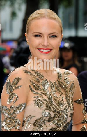 Malin Akerman bei der Premiere von „Rock of Ages“ am Odeon Leicester Square in London am 10. Juni 2012 Stockfoto