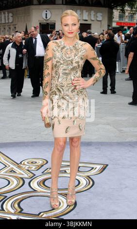 Malin Akerman bei der Premiere von „Rock of Ages“ am Odeon Leicester Square in London am 10. Juni 2012 Stockfoto