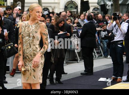 Malin Akerman bei der Premiere von „Rock of Ages“ am Odeon Leicester Square in London am 10. Juni 2012 Stockfoto