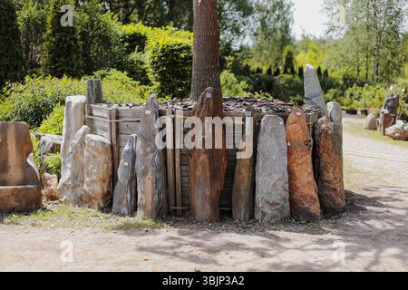 Dekorative Gartensteine im Gartencenter-Geschäft. Stockfoto