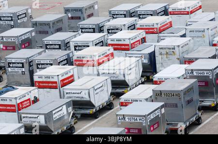Zaventem, Belgien. Juni 2025. Aicraft Gepäckwagen, die bei der Vorstellung des Sommerplans der Luftpolizei am Flughafen Brüssel in Zaventem am Montag, den 16. Juni 2025, abgebildet sind. BELGA FOTO BENOIT DOPPAGNE Credit: Belga News Agency/Alamy Live News Stockfoto